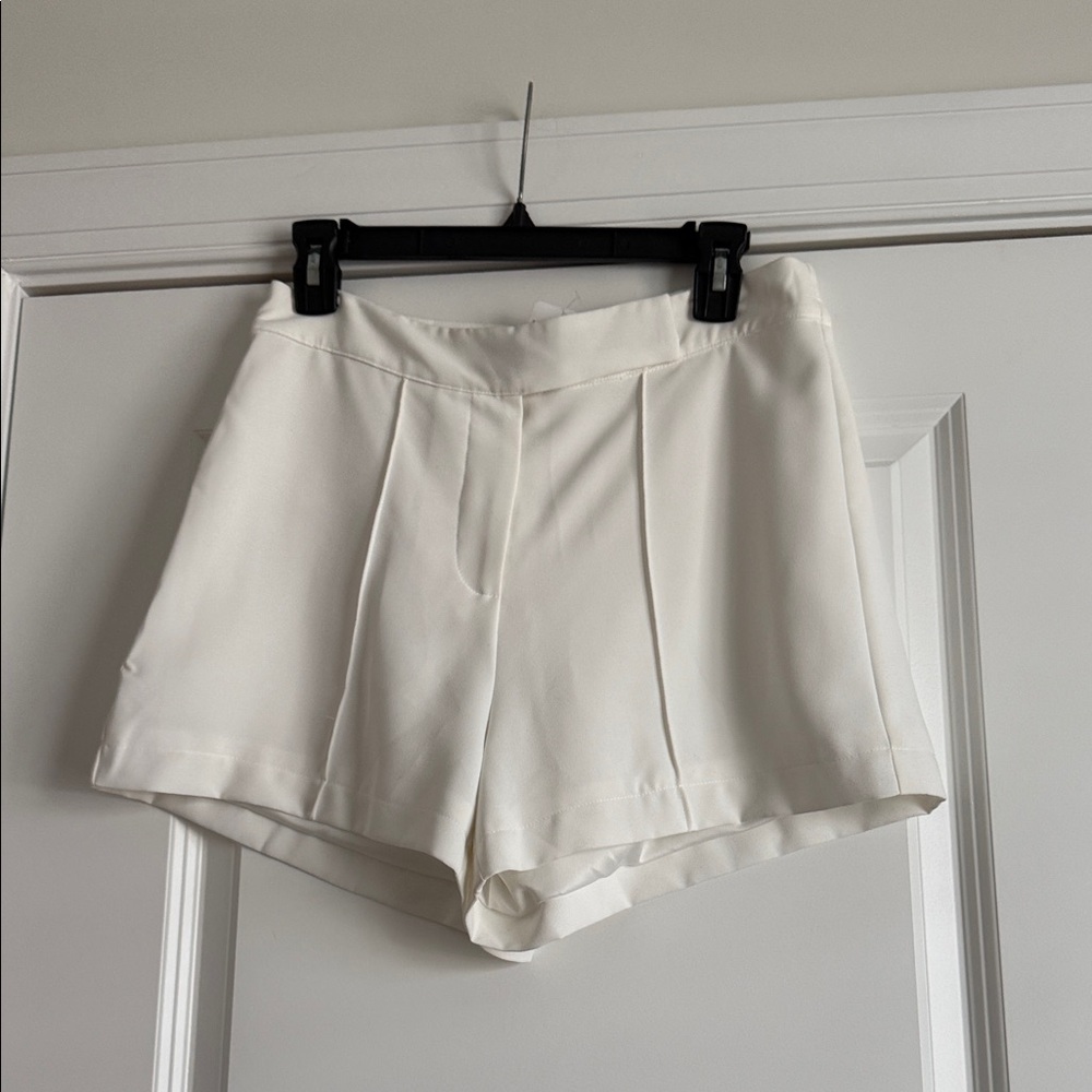 TCEC Women's High Waist Cream Shorts NWT